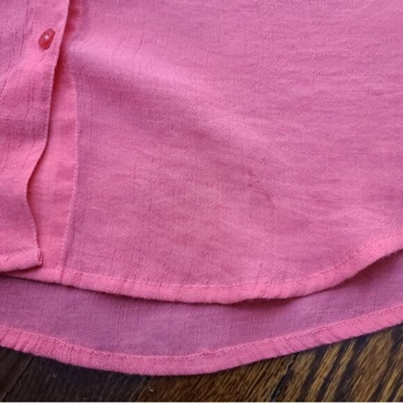 Torrid Lindsay Crochet Inset Button Down Shirt in Coral Torrid size 2 - Picture 8 of 10